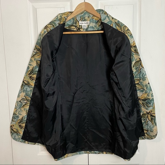 Printed SILK Jacket - Picture 8 of 10